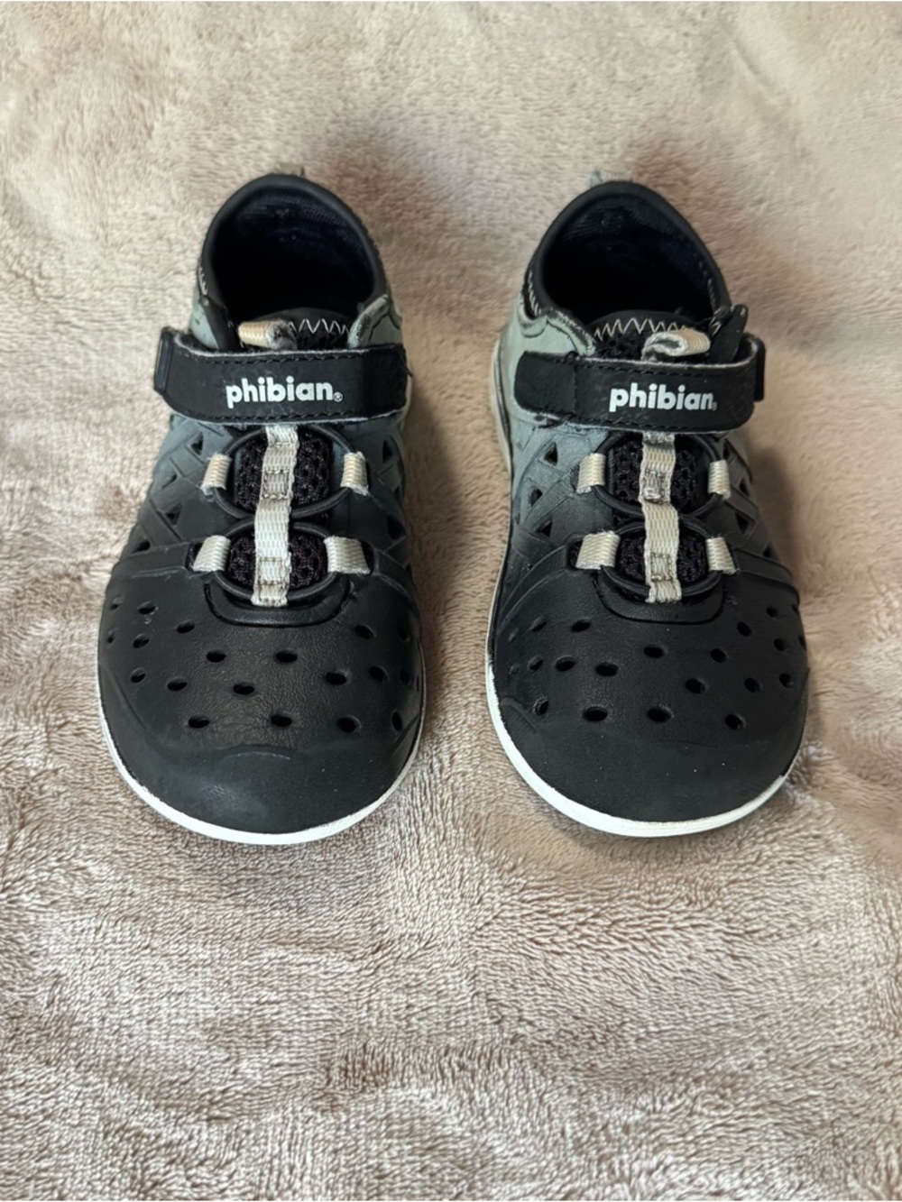Water Shoes: Stride Rite Phibian Kids Black and Gray,  with Hook-and-Loop Strap